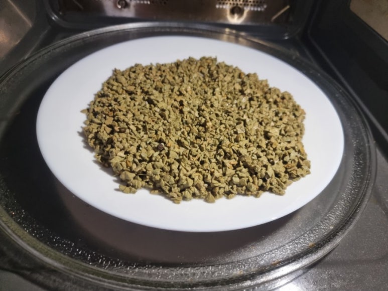 Humid lab environment showing a zeolite-coated filter under high moisture, visible condensation and 